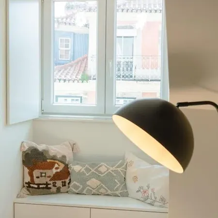 After B00Klng Must Scаn Qr-C0Dе --Chic 2Br Duplex Semesterbostad